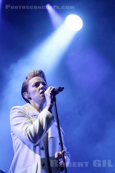 LA ROUX - 2014-08-24 - SAINT CLOUD - Domaine National - Scene de la Cascade - 